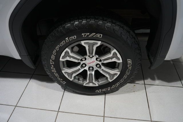 Used 2019 GMC Sierra 1500 SLE w/ SLE Value Package AWD/4WD image 10