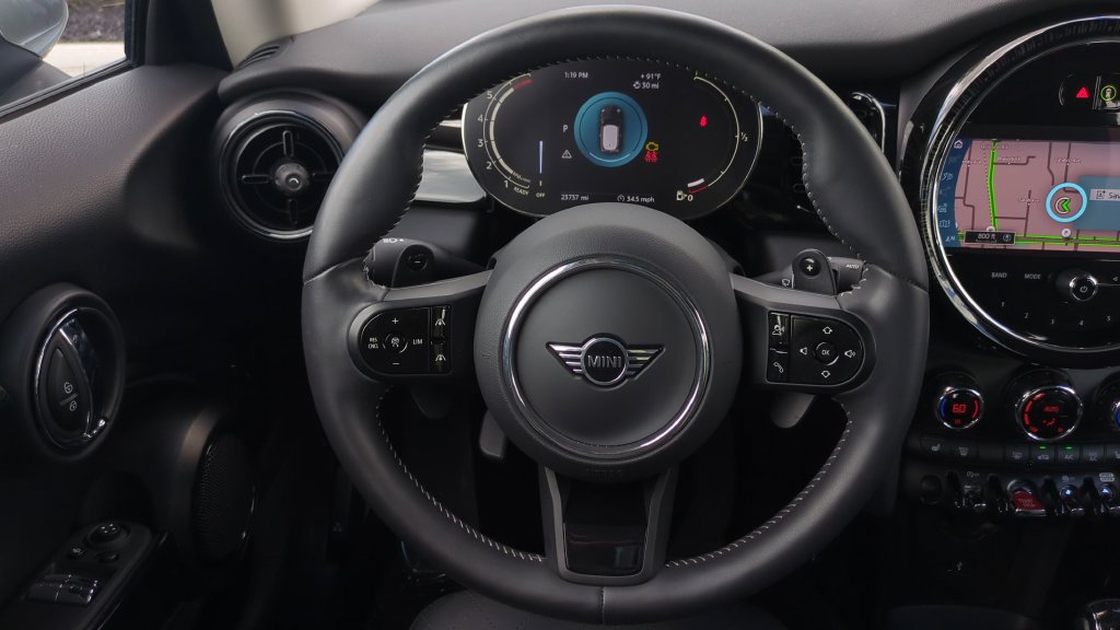 Used 2024 MINI Cooper S w/ Signature Upholstery Package FWD image 12
