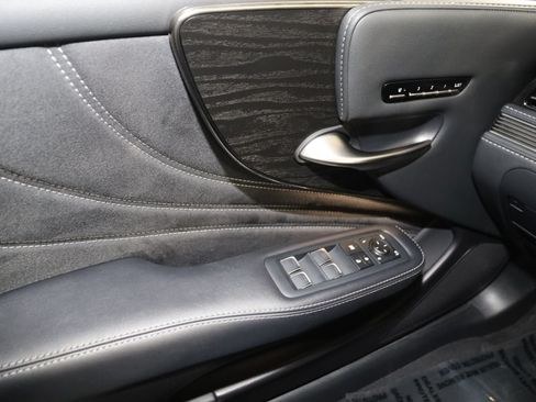 Used 2021 Lexus LS 500 AWD w/ Accessory Package (Z2) image 41