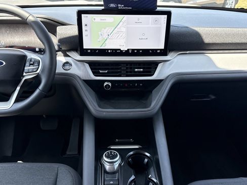 Certified 2025 Ford Explorer Active RWD image 17
