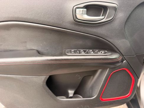Used 2019 Jeep Compass Trailhawk AWD/4WD image 27