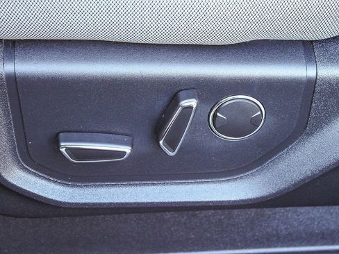 Used 2018 Ford F150 XLT w/ Equipment Group 302A Luxury AWD/4WD image 27