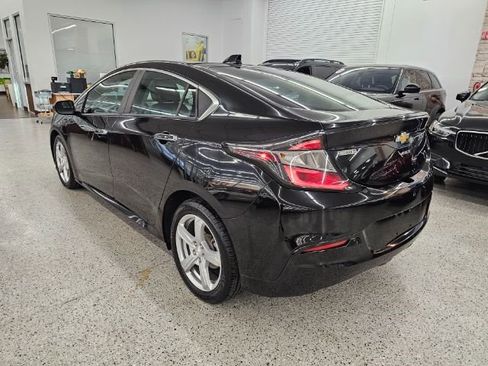 Used 2017 Chevrolet Volt LT w/ Comfort Package image 6