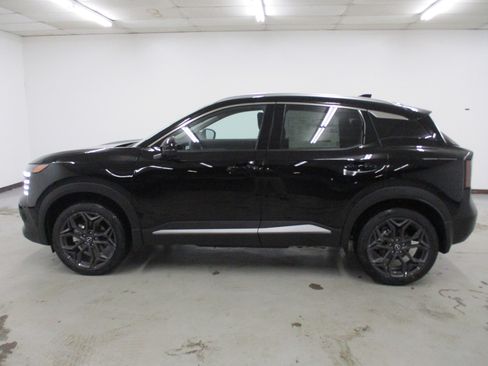 New 2026 Nissan Kicks SR w/ SR Premium Package image 9