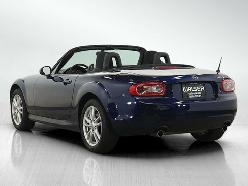 Used 2010 MAZDA MX-5 Miata Sport RWD image 4
