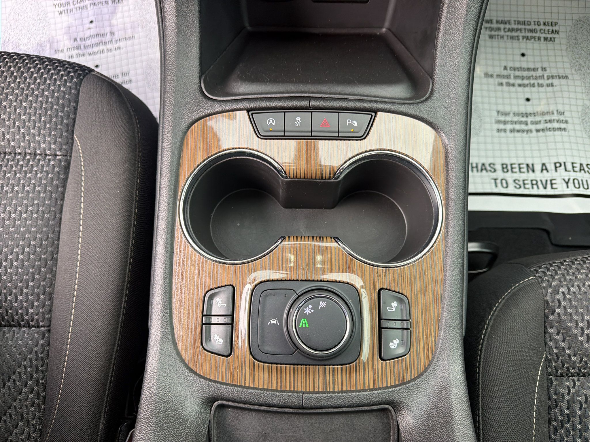 Used 2023 GMC Acadia SLE w/ Driver Convenience Package FWD image 14