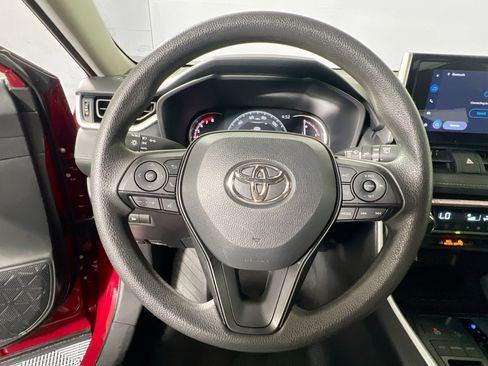 Used 2025 Toyota RAV4 XLE image 17