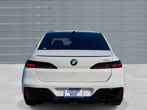 Used 2024 BMW 740i w/ M Sport Professional Package RWD image 4
