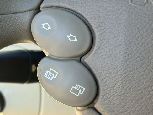 Used 2004 Mercedes-Benz CLK 320 Cabriolet 3.2L image 18