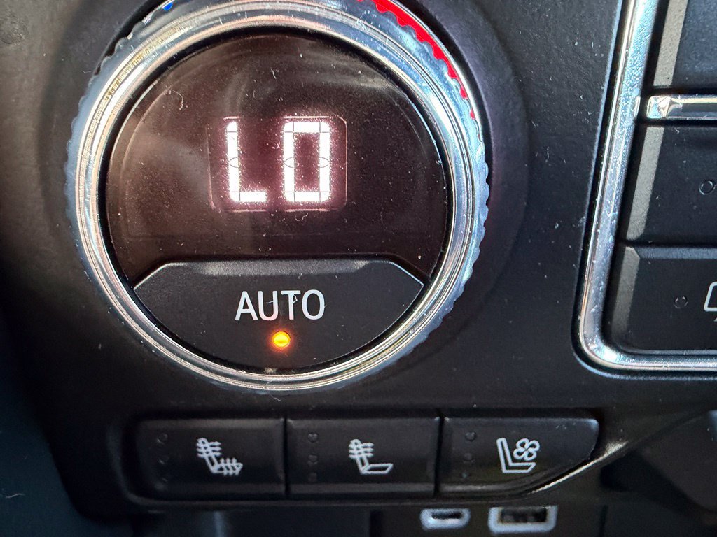 Used 2021 GMC Yukon AT4 w/ Rear Media and Nav Package AWD/4WD image 14