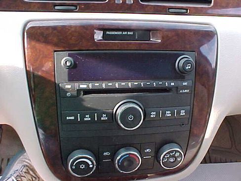 Used 2011 Chevrolet Impala LS image 23