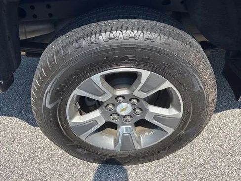 Used 2018 Chevrolet Colorado Z71 AWD/4WD image 12