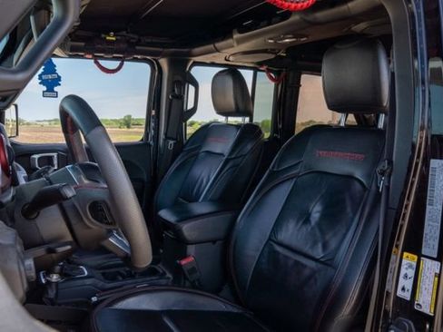 Used 2018 Jeep Wrangler Unlimited Rubicon AWD/4WD image 12