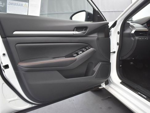 New 2025 Nissan Altima 2.5 SR image 27
