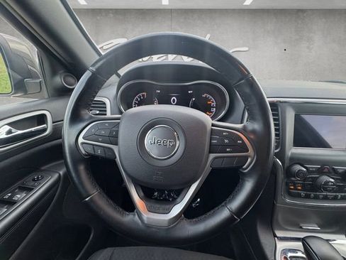 Used 2021 Jeep Grand Cherokee Laredo image 21