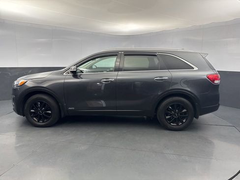 Used 2016 Kia Sorento AWD w/ LX Convenience Package image 2