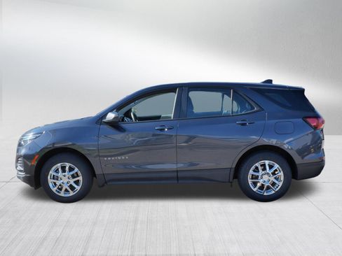 Used 2022 Chevrolet Equinox LS AWD/4WD image 4