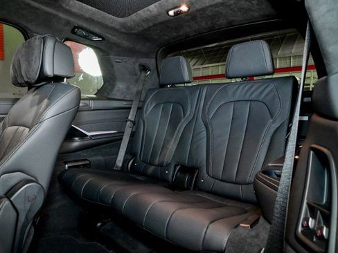 Used 2022 BMW X7 xDrive40i w/ M Sport Package image 23