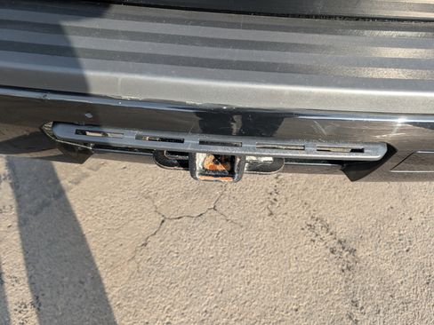 Used 2019 Chevrolet Suburban Premier image 9