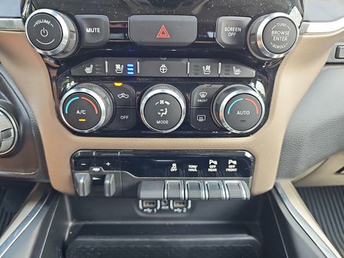 Used 2022 RAM 1500 Laramie AWD/4WD image 27