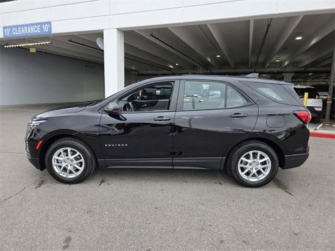 Used 2024 Chevrolet Equinox LS w/ Driver Confidence II Package image 3