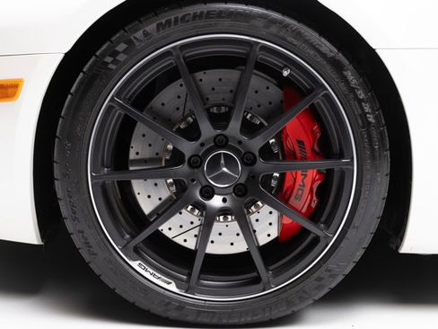 Used 2014 Mercedes-Benz SLS AMG image 5