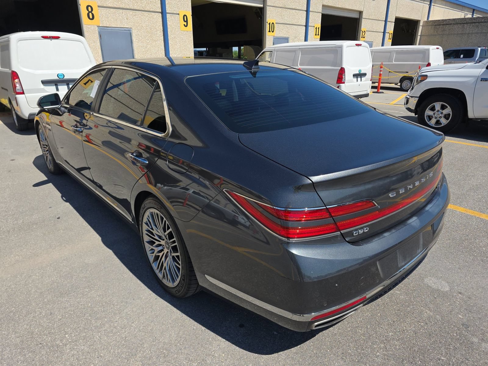 Used 2021 Genesis G90 5.0 Ultimate RWD image 2