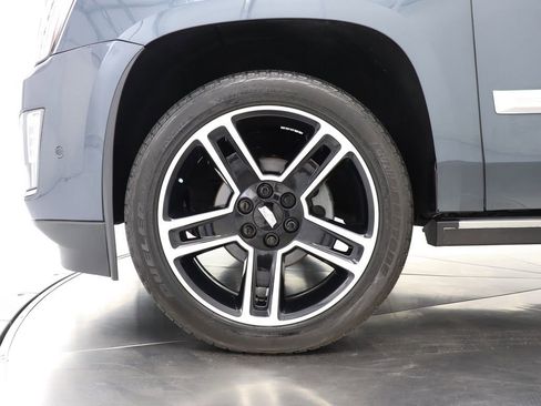 Used 2019 Cadillac Escalade Platinum image 47