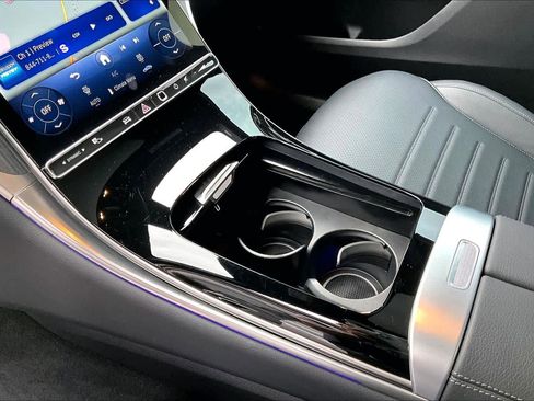 Certified 2025 Mercedes-Benz GLC 300 4MATIC image 17