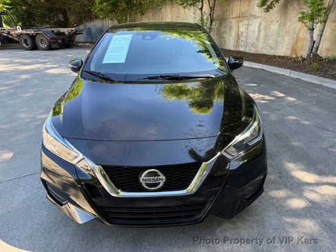 Used 2021 Nissan Versa SV image 2