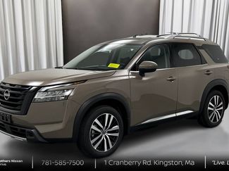 Certified 2024 Nissan Pathfinder Platinum w/ Black Appearance Package AWD/4WD video 1