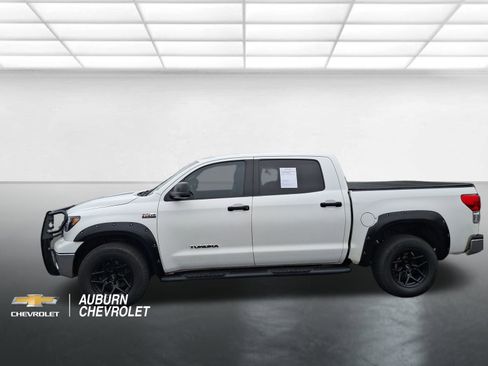 Used 2010 Toyota Tundra 4x4 CrewMax image 6