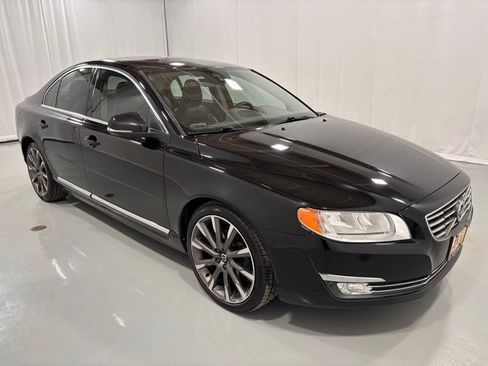 Used 2016 Volvo S80 T5 w/ Inscription Package image 3