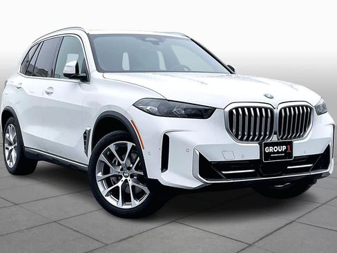 Used 2024 BMW X5 xDrive40i w/ Parking Assistance Package image 2