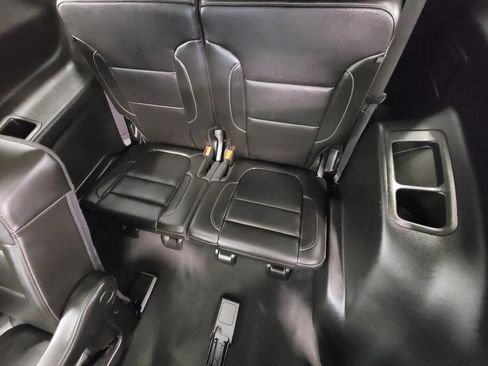 Used 2023 GMC Acadia SLT w/ Elevation Edition image 26