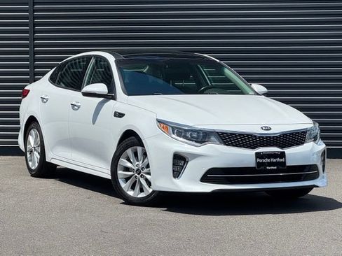 Used 2018 Kia Optima S w/ Panoramic Sunroof Package FWD image 9