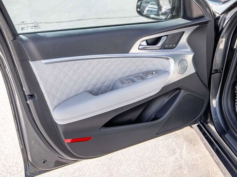 Used 2022 Genesis G70 3.3T image 9