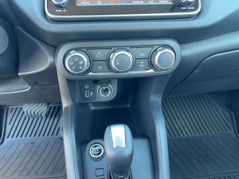New 2025 Nissan Kicks Play S image 18