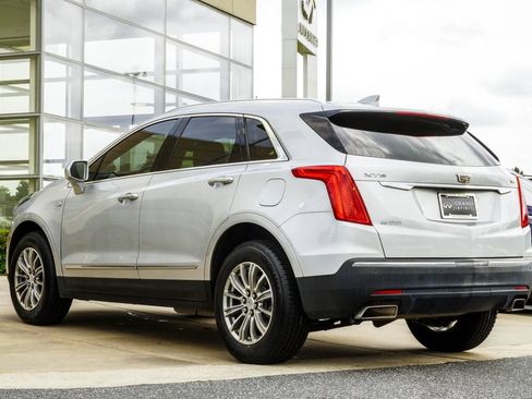Used 2018 Cadillac XT5 Luxury w/ Driver Awareness Package FWD image 10