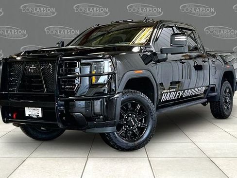 Used 2024 GMC Sierra 2500 AT4 w/ AT4 Premium Plus Package AWD/4WD image 3