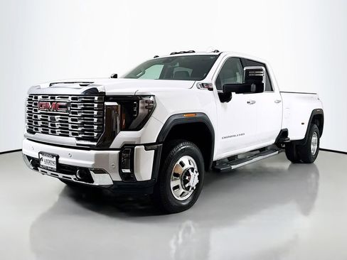 Used 2025 GMC Sierra 3500 Denali AWD/4WD image 1