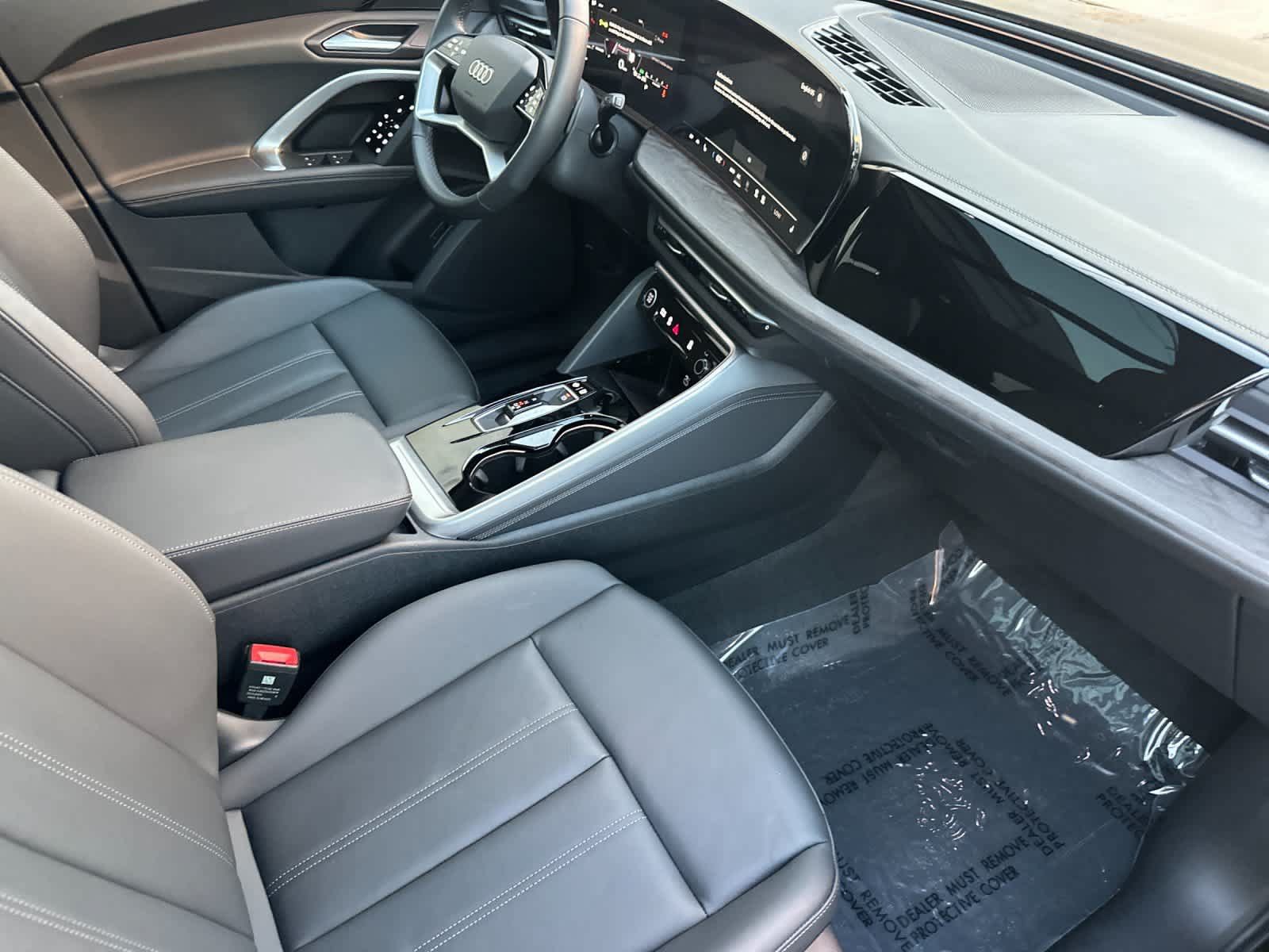 Used 2025 Audi Q5 Premium w/ Convenience Package AWD/4WD image 16