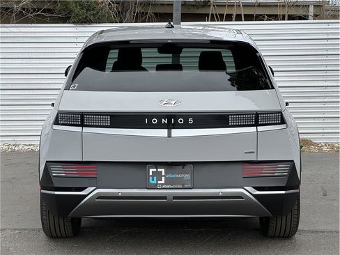 Used 2024 Hyundai Ioniq 5 SE image 11