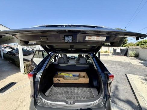 Used 2019 Toyota RAV4 Limited w/ Carpet Mat Package FWD image 10