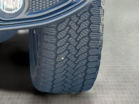 Certified 2024 Jeep Gladiator Sport image 11