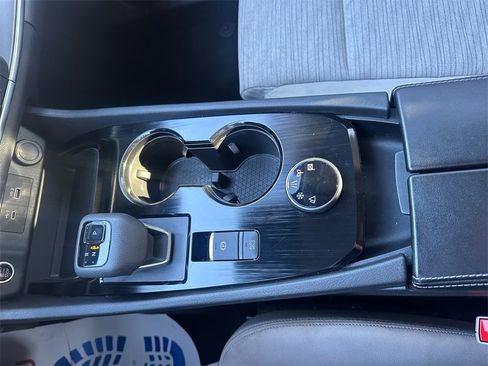 Used 2023 Nissan Rogue SV image 11