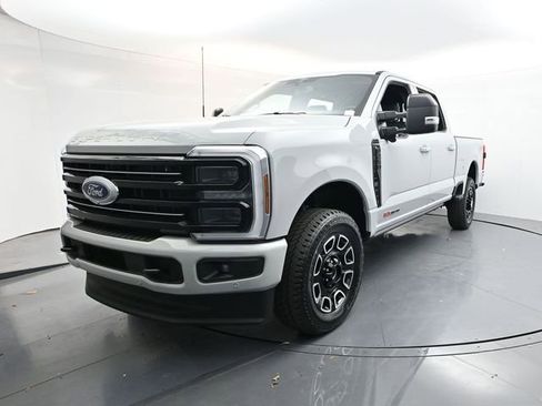 Used 2026 Ford F250 Platinum AWD/4WD image 3