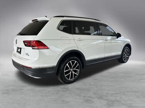 Used 2021 Volkswagen Tiguan SE w/ Panoramic Sunroof Package FWD image 3
