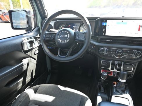 Used 2024 Jeep Wrangler Unlimited AWD/4WD image 14