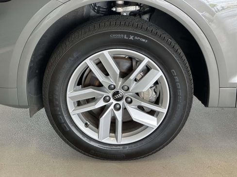 Used 2023 Audi Q5 2.0T Premium w/ Convenience Package AWD/4WD image 8